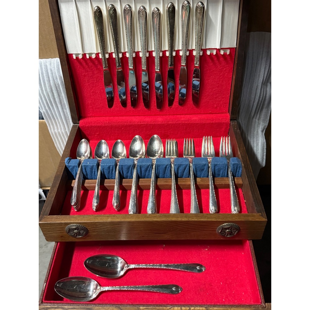 Vtg 49 pc Wm Rogers & Son Exquisite Silver Plated Flatware Set in Storage Chest